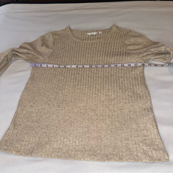 Reitmans Beige Ribbed Crew Neck Sweater Women’s Size M - Picture 9 of 12
